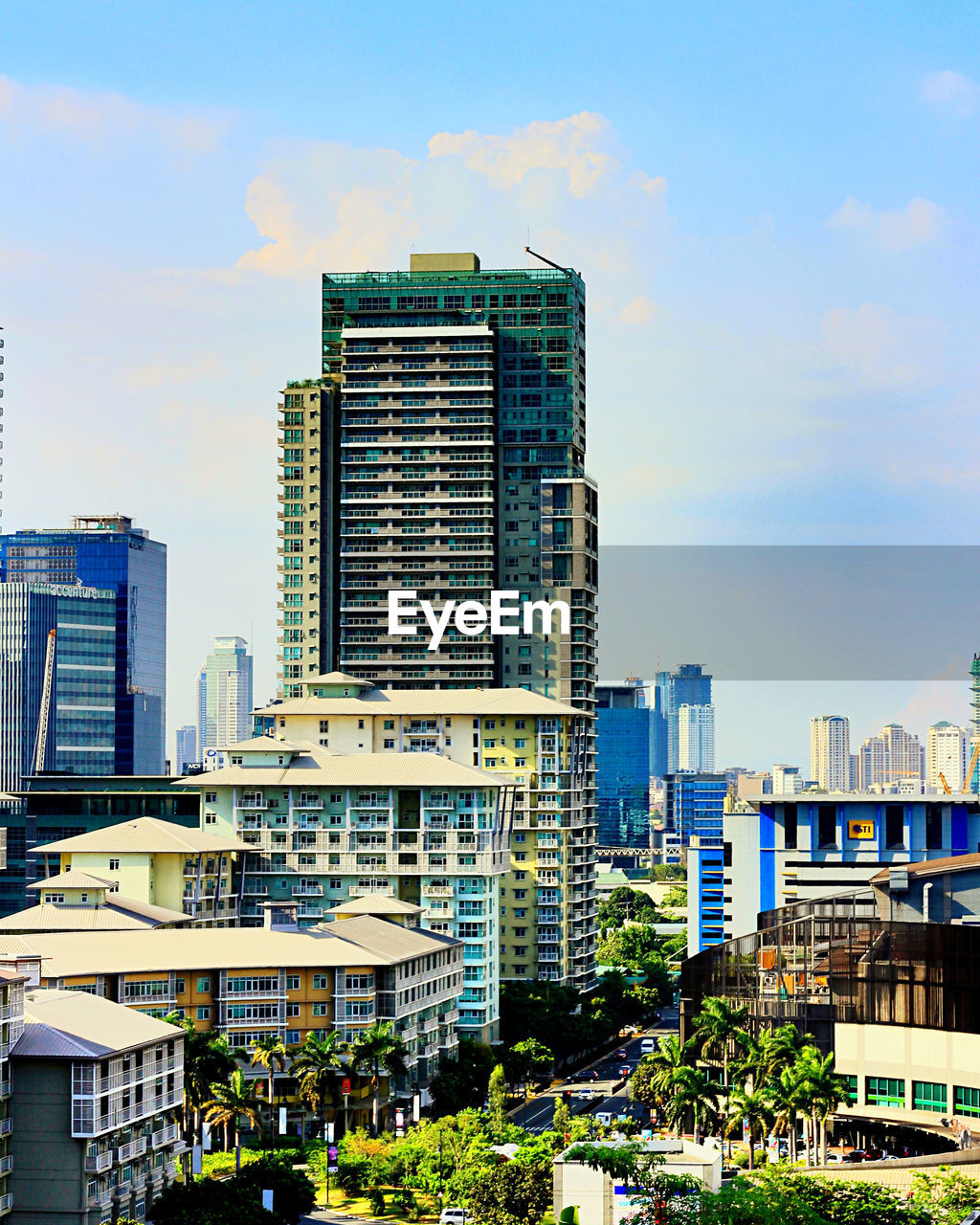 BUILDINGS AGAINST SKY IN CITY