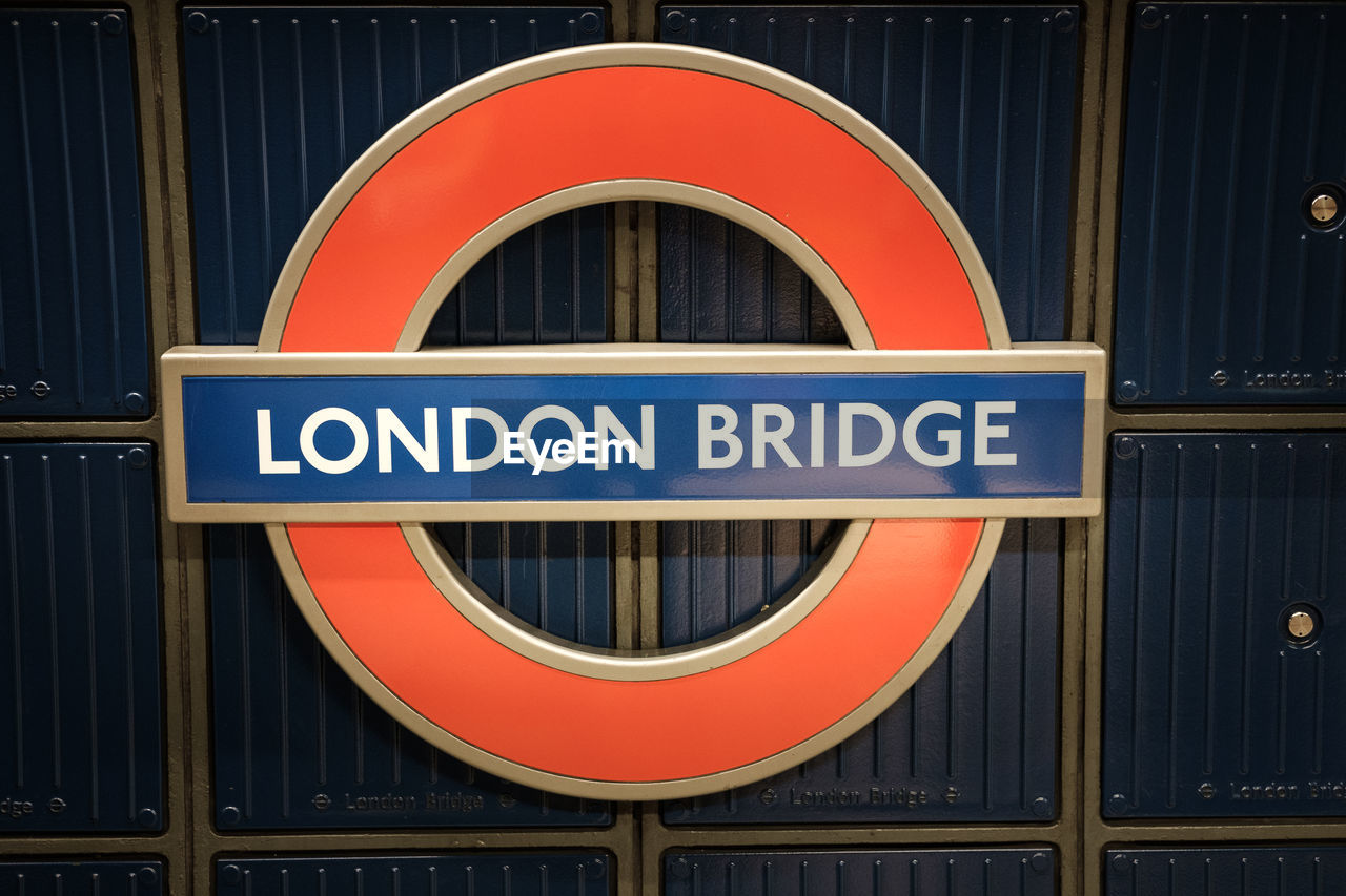 Sign at london bridge station