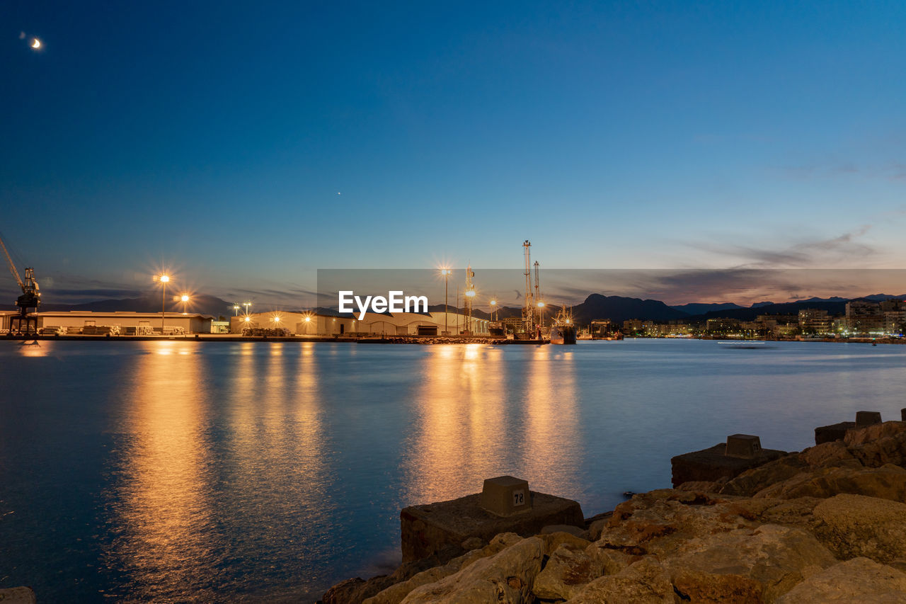 Long exposure photography in the port at sunset