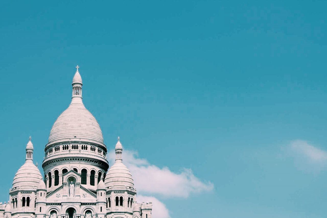 Basilique du sacre coeur against blue sky