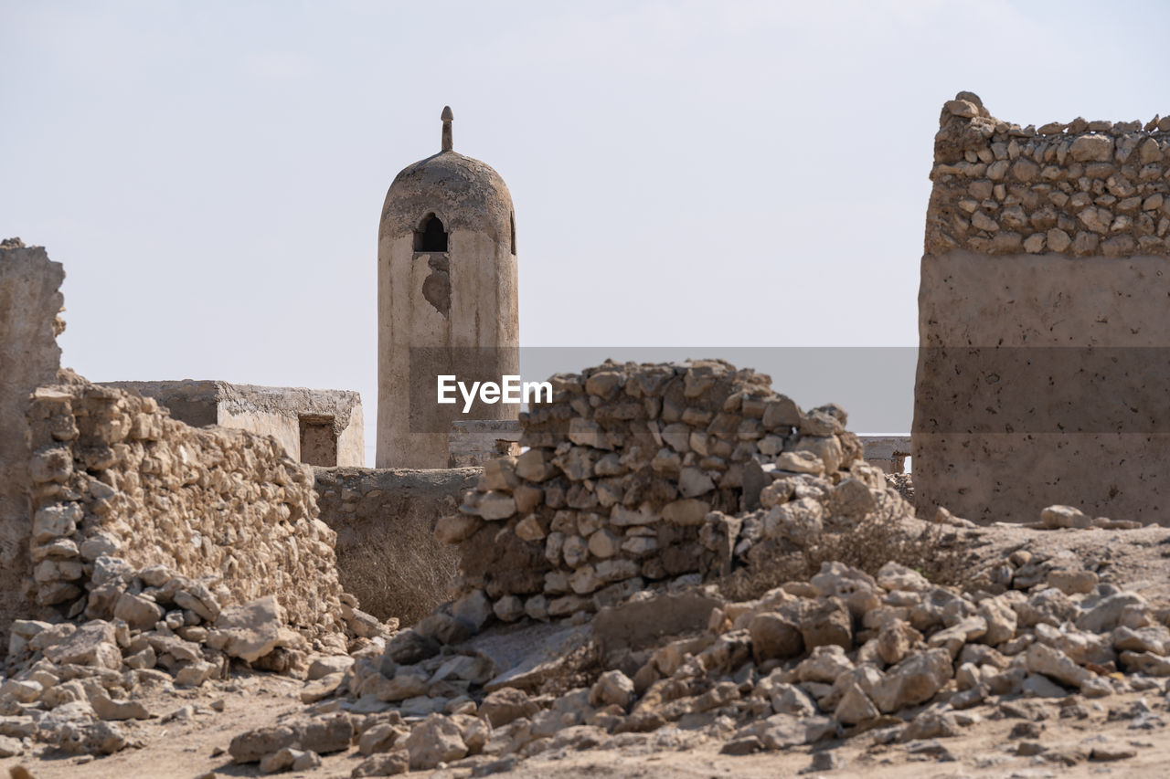 An abandoned fishing village located in al jumail, ruwais north of doha, qatar.