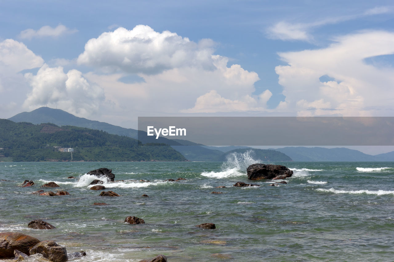 SCENIC VIEW OF SEA AND BEACH