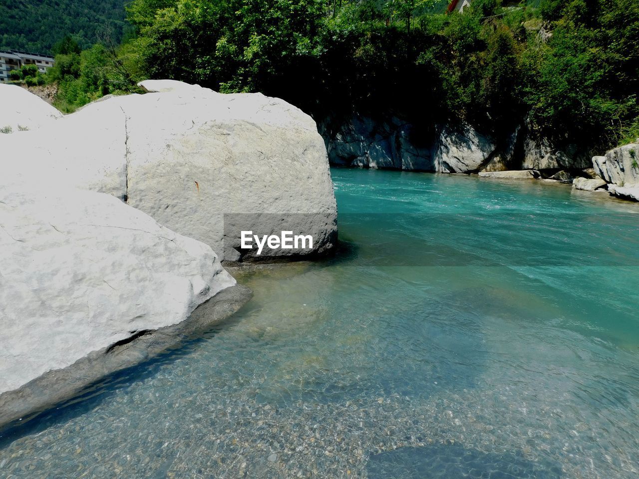 SCENIC VIEW OF WATER IN ROCK