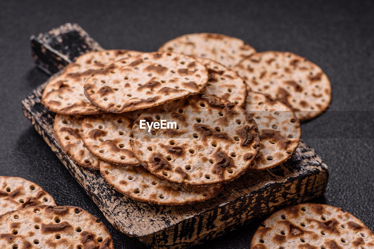 food and drink, food, freshness, studio shot, healthy eating, baked, bread, indoors, no people, snack, wellbeing, cookies and crackers, close-up, group of objects, still life, seed, cookie, high angle view
