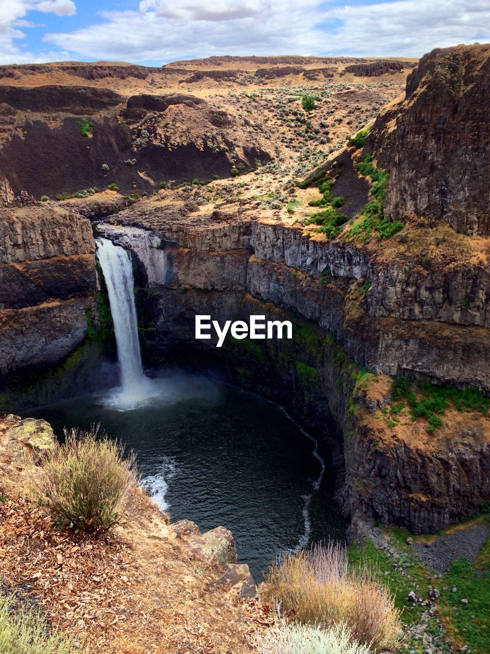 Scenic view of palouse falls