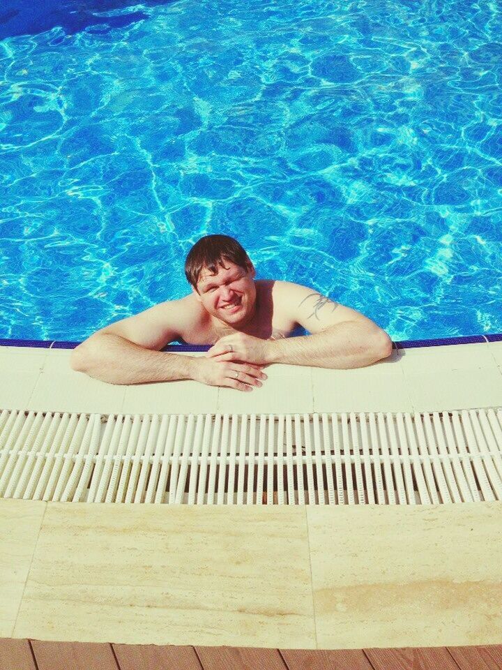 WOMAN SWIMMING POOL