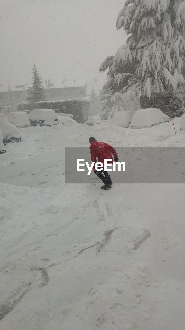 VIEW OF SNOW ON LANDSCAPE