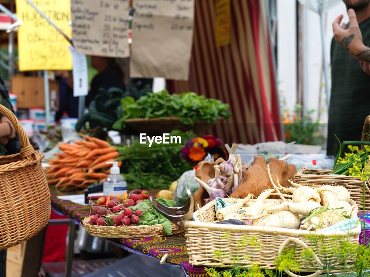 VEGETABLES FOR SALE AT MARKET