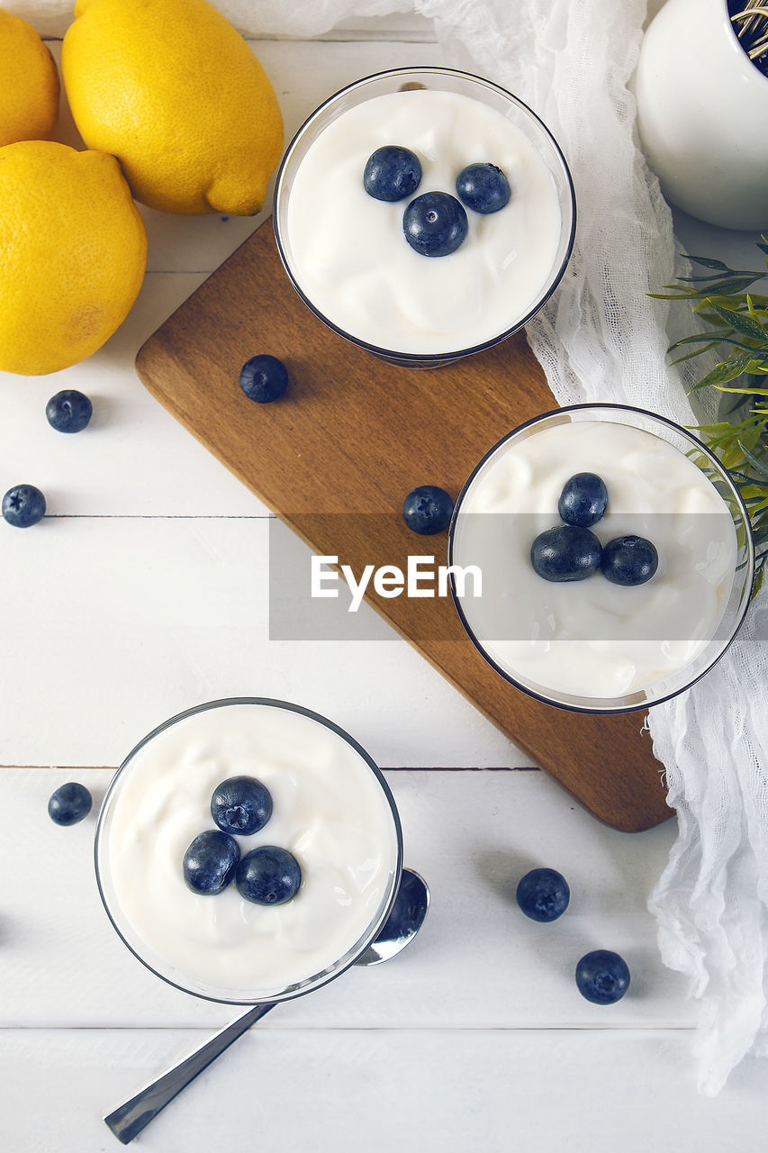 Healthy breakfast of yogurt and blueberries