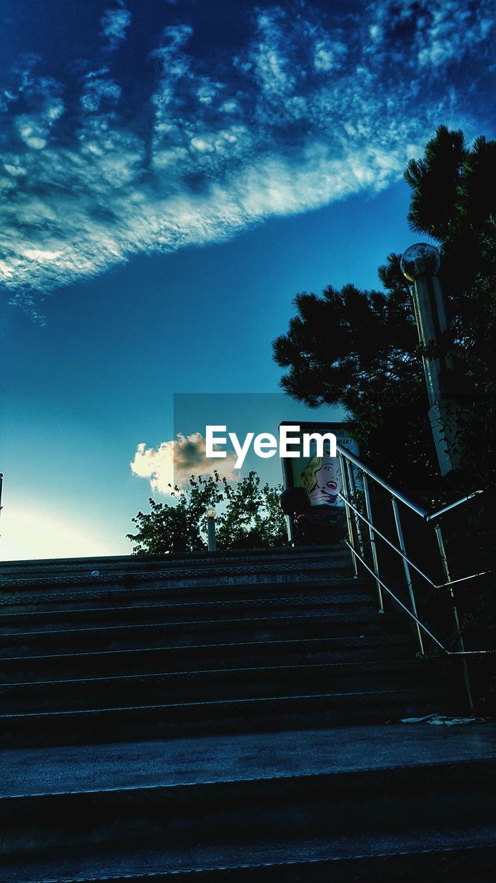 LOW ANGLE VIEW OF BUILT STRUCTURE AGAINST THE SKY
