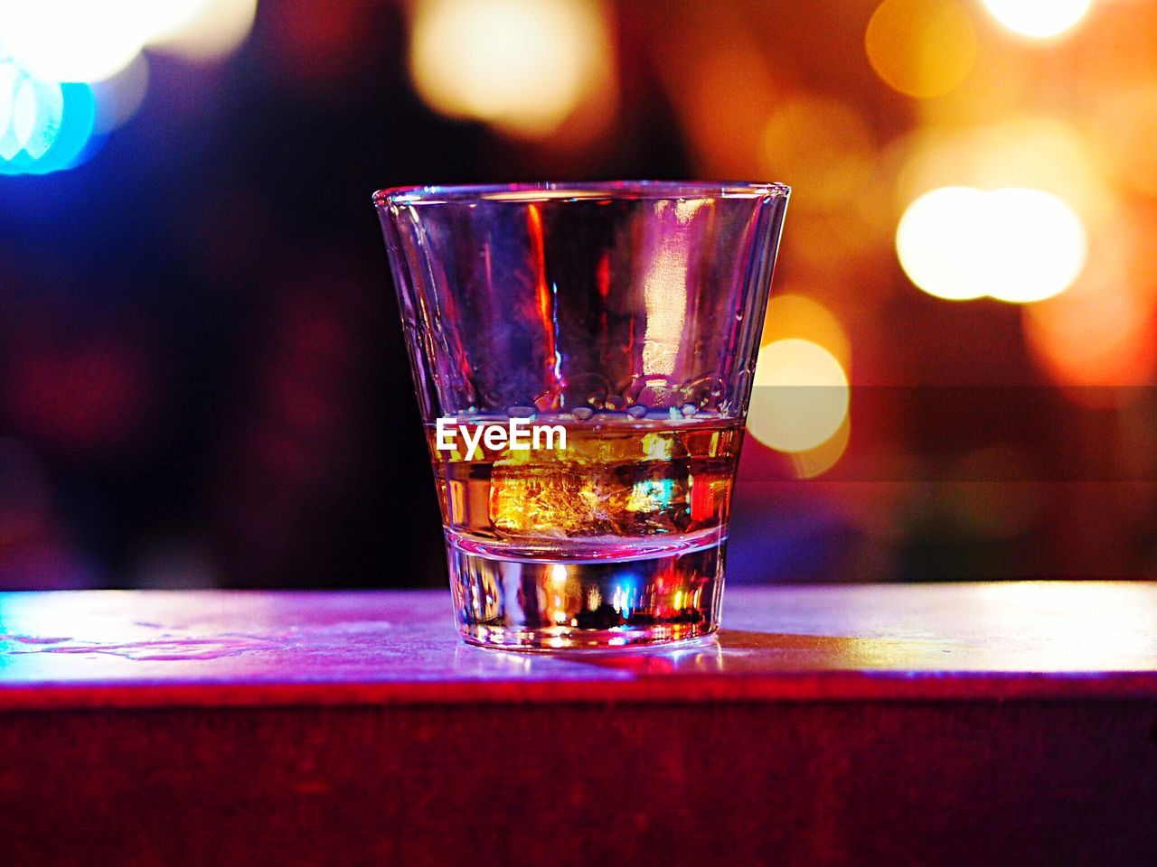 CLOSE-UP OF BEER ON TABLE