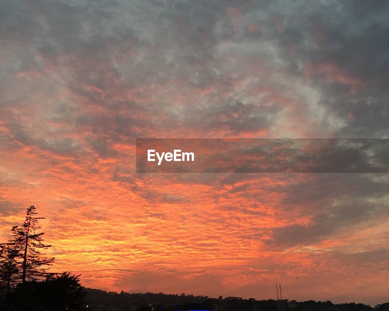 SCENIC VIEW OF DRAMATIC SKY