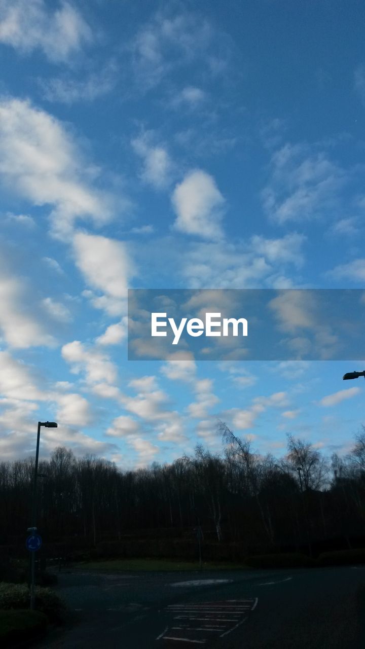 SCENIC VIEW OF ROAD AGAINST SKY