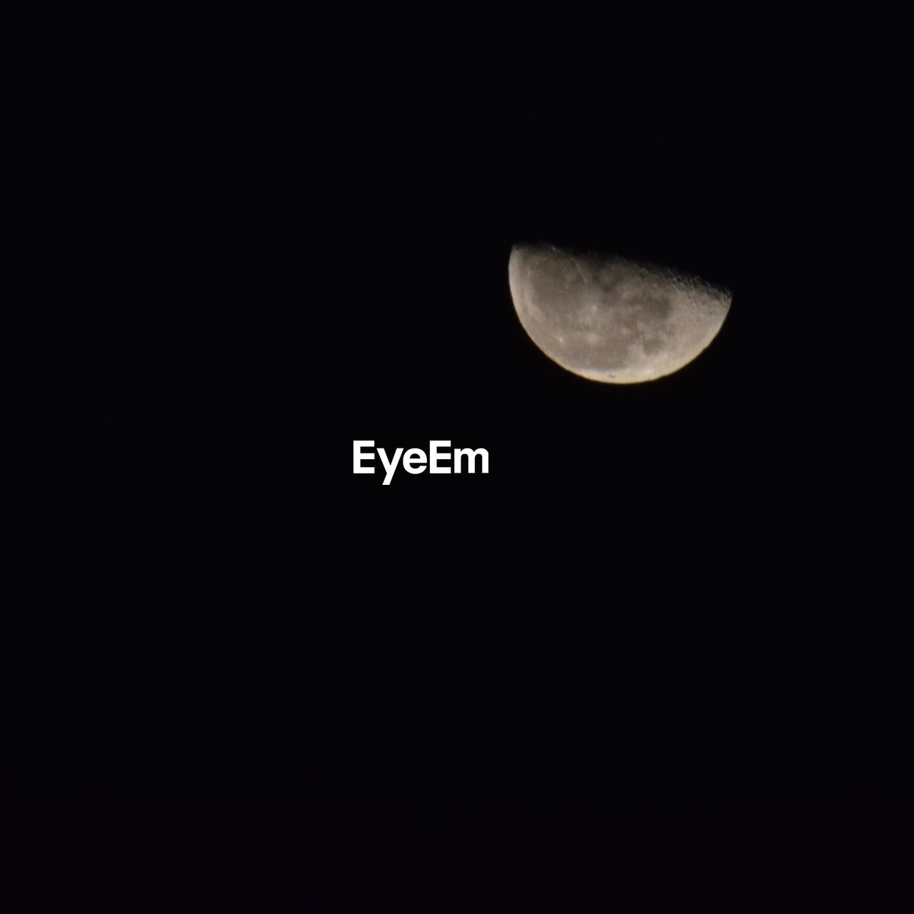 LOW ANGLE VIEW OF MOON IN THE SKY