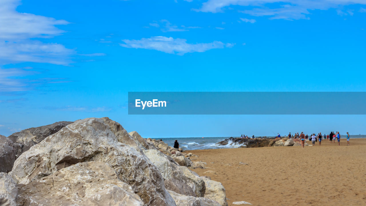 SCENIC VIEW OF SEA AGAINST BLUE SKY