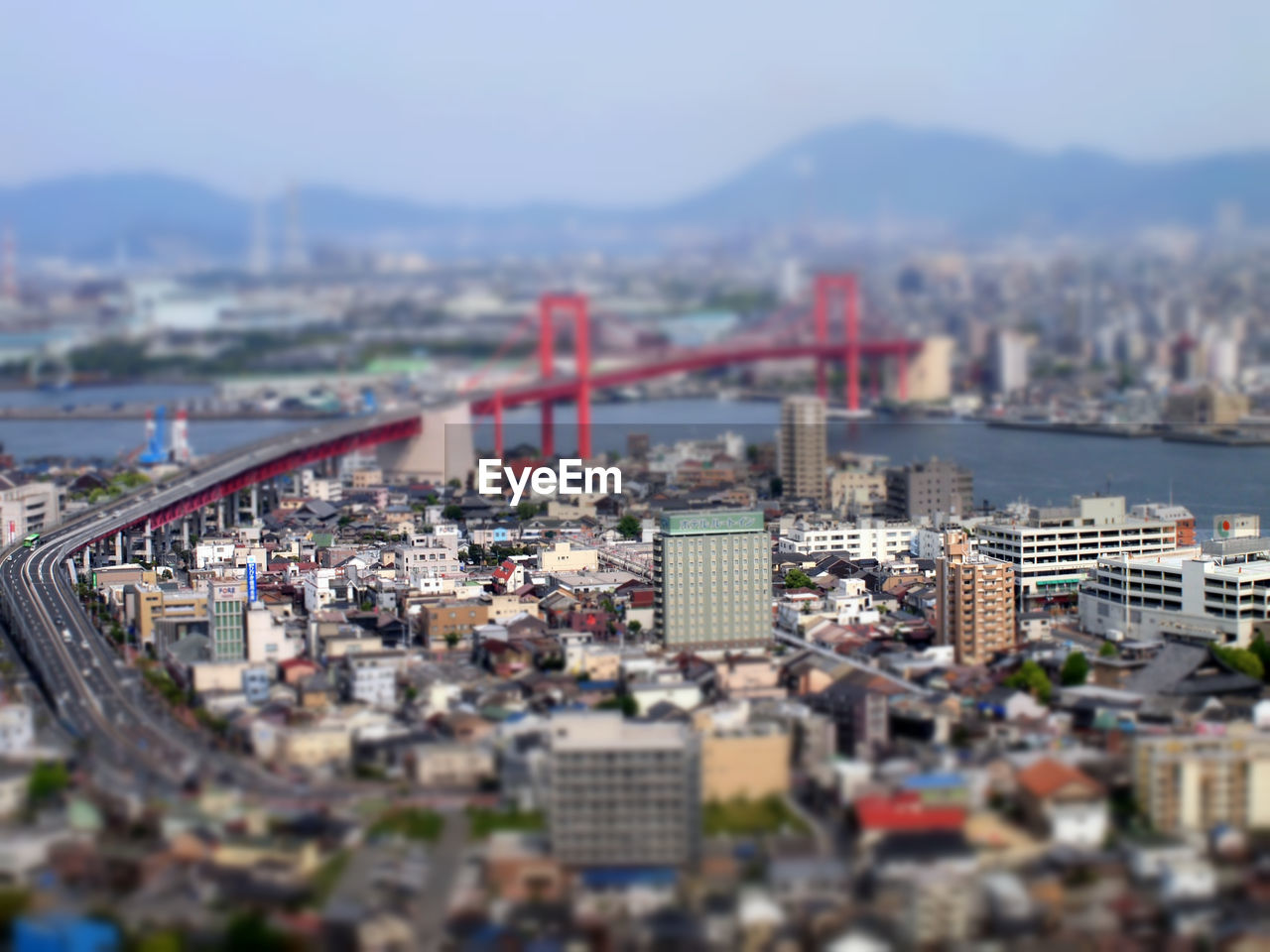 TILT-SHIFT IMAGE OF CITYSCAPE