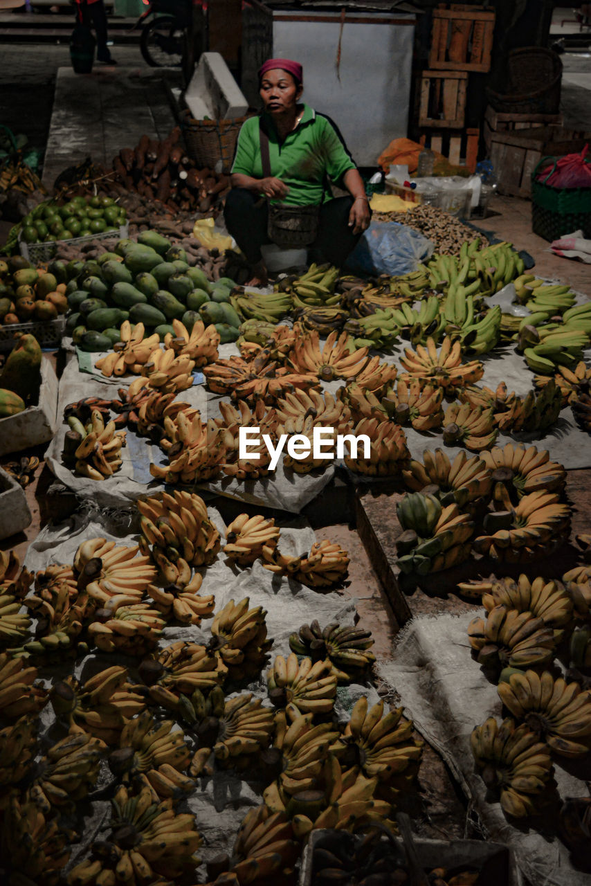 Bannana's seller on pati sell many bannana that have different taste. this tradisional market