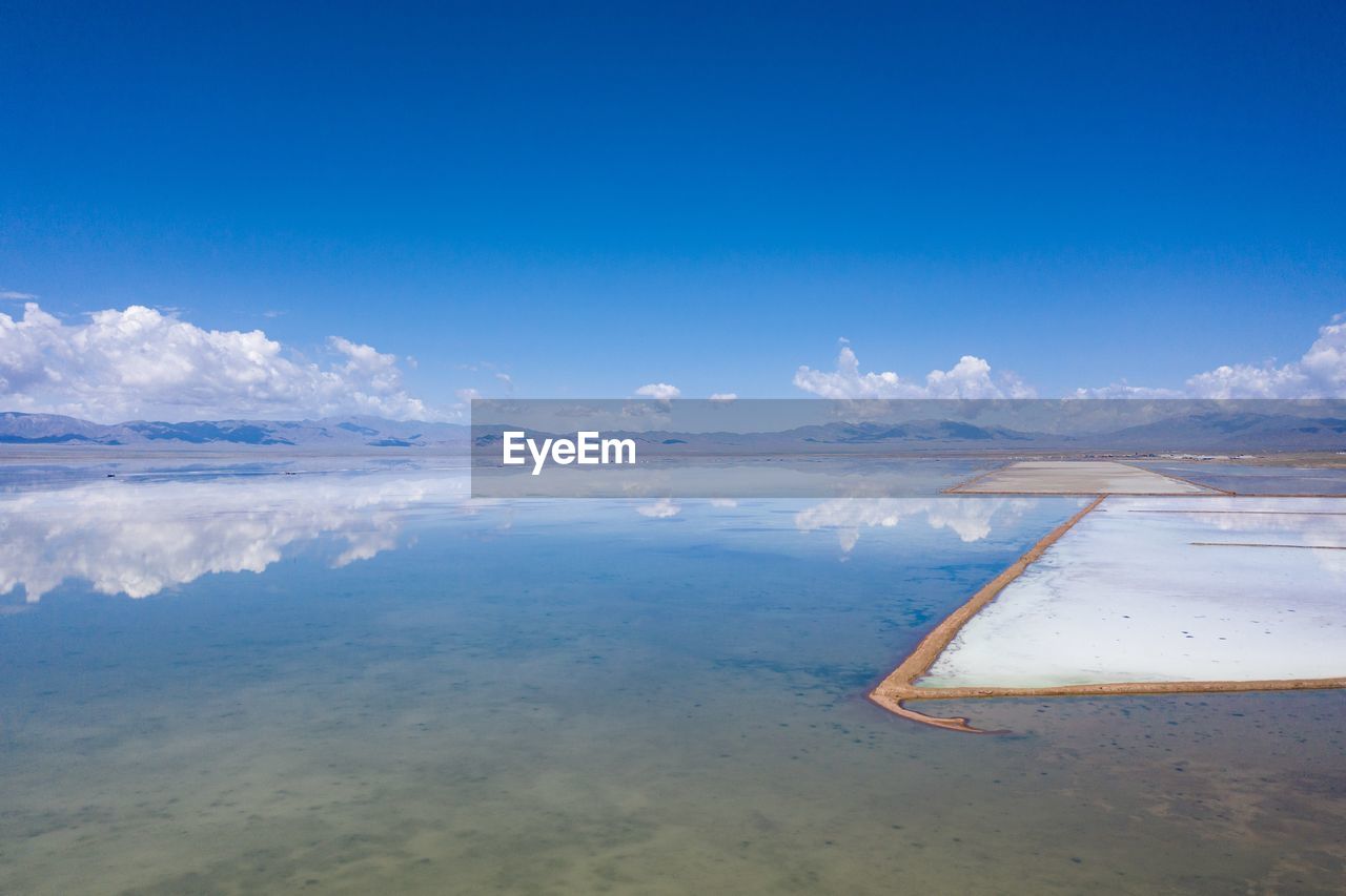 AERIAL VIEW OF SEA AGAINST SKY