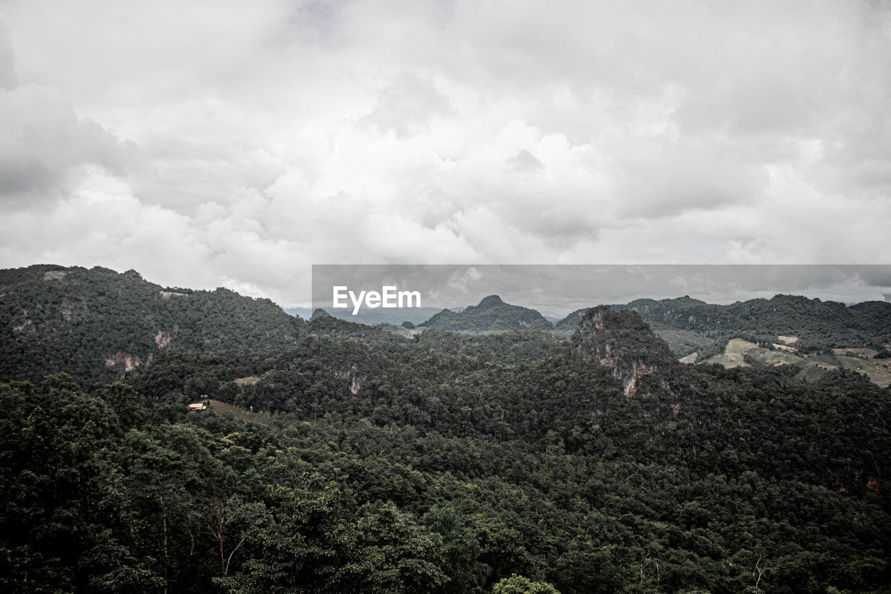 PANORAMIC VIEW OF LANDSCAPE AGAINST SKY