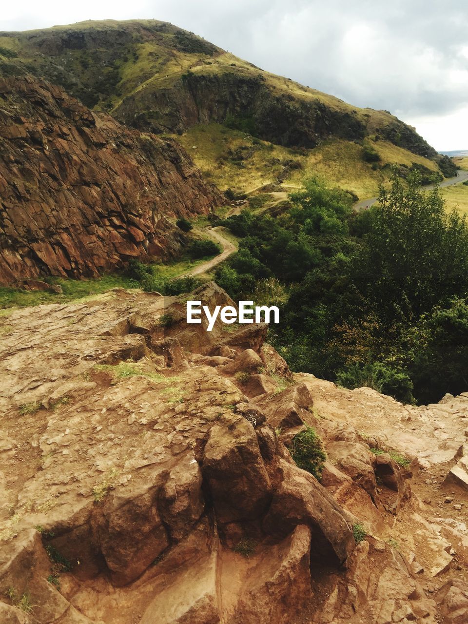 SCENIC VIEW OF ROCKY MOUNTAINS