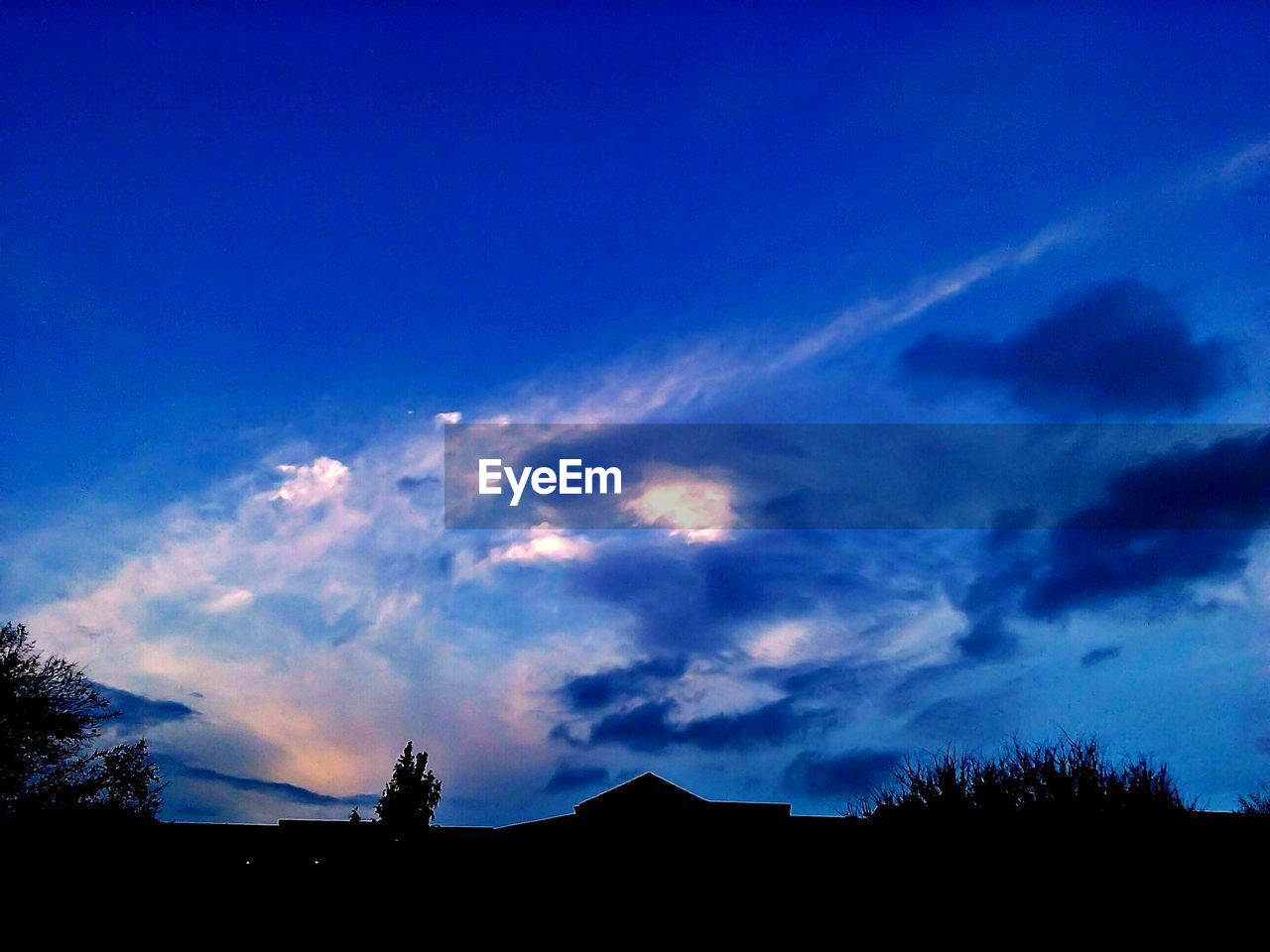 LOW ANGLE VIEW OF SKY AT SUNSET