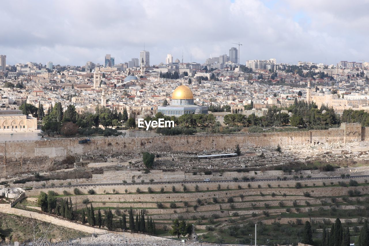 AERIAL VIEW OF CITY BUILDINGS