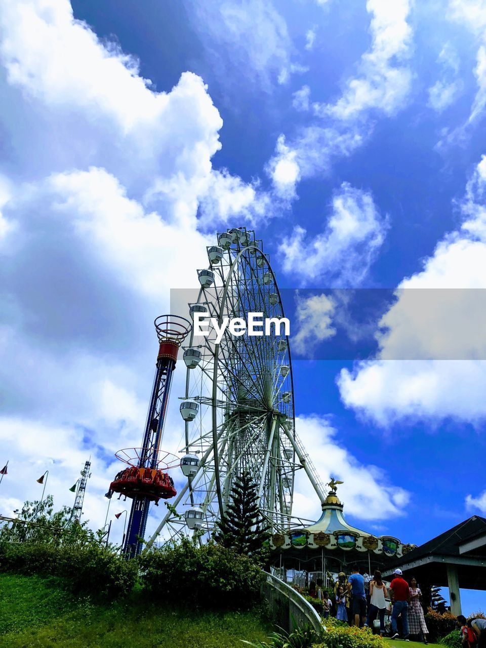 FERRIS WHEEL AGAINST SKY