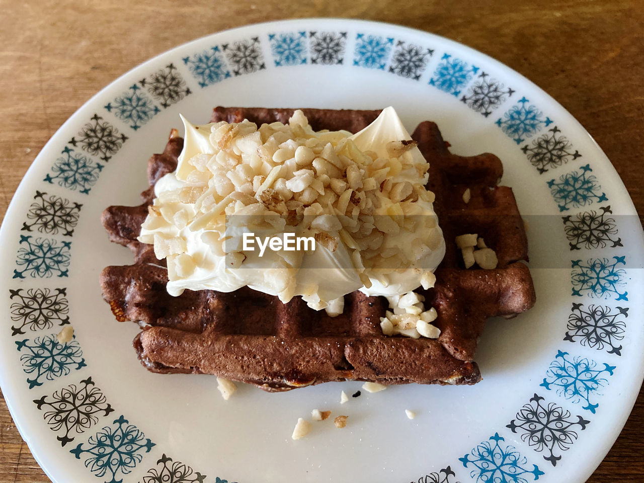 HIGH ANGLE VIEW OF BREAKFAST IN PLATE