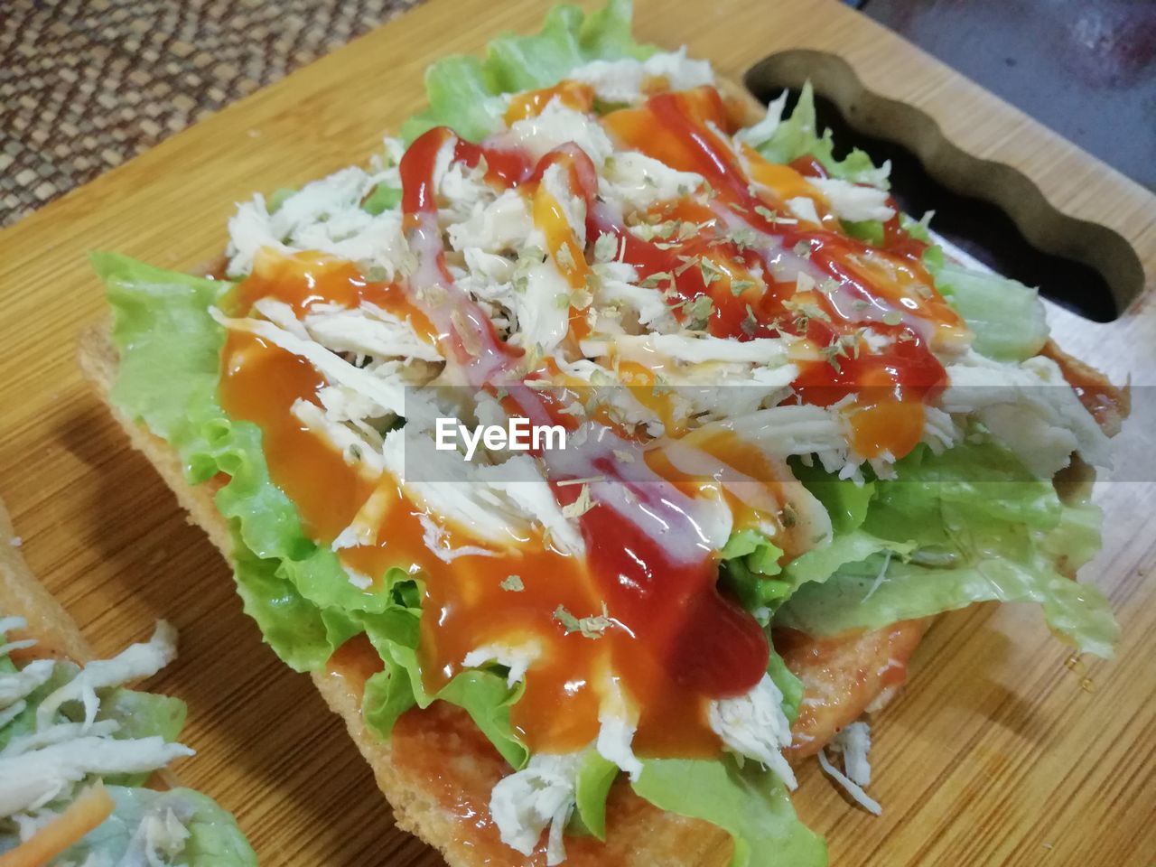 HIGH ANGLE VIEW OF BREAKFAST SERVED IN PLATE ON TABLE