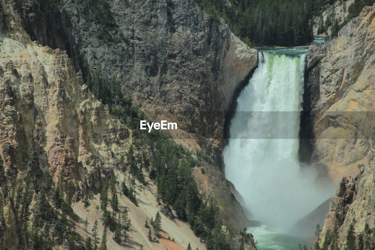 Yellowstone river falls from artist point.