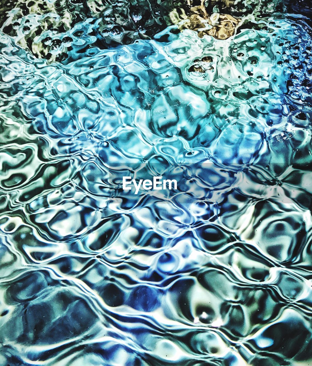 FULL FRAME SHOT OF RIPPLED WATER