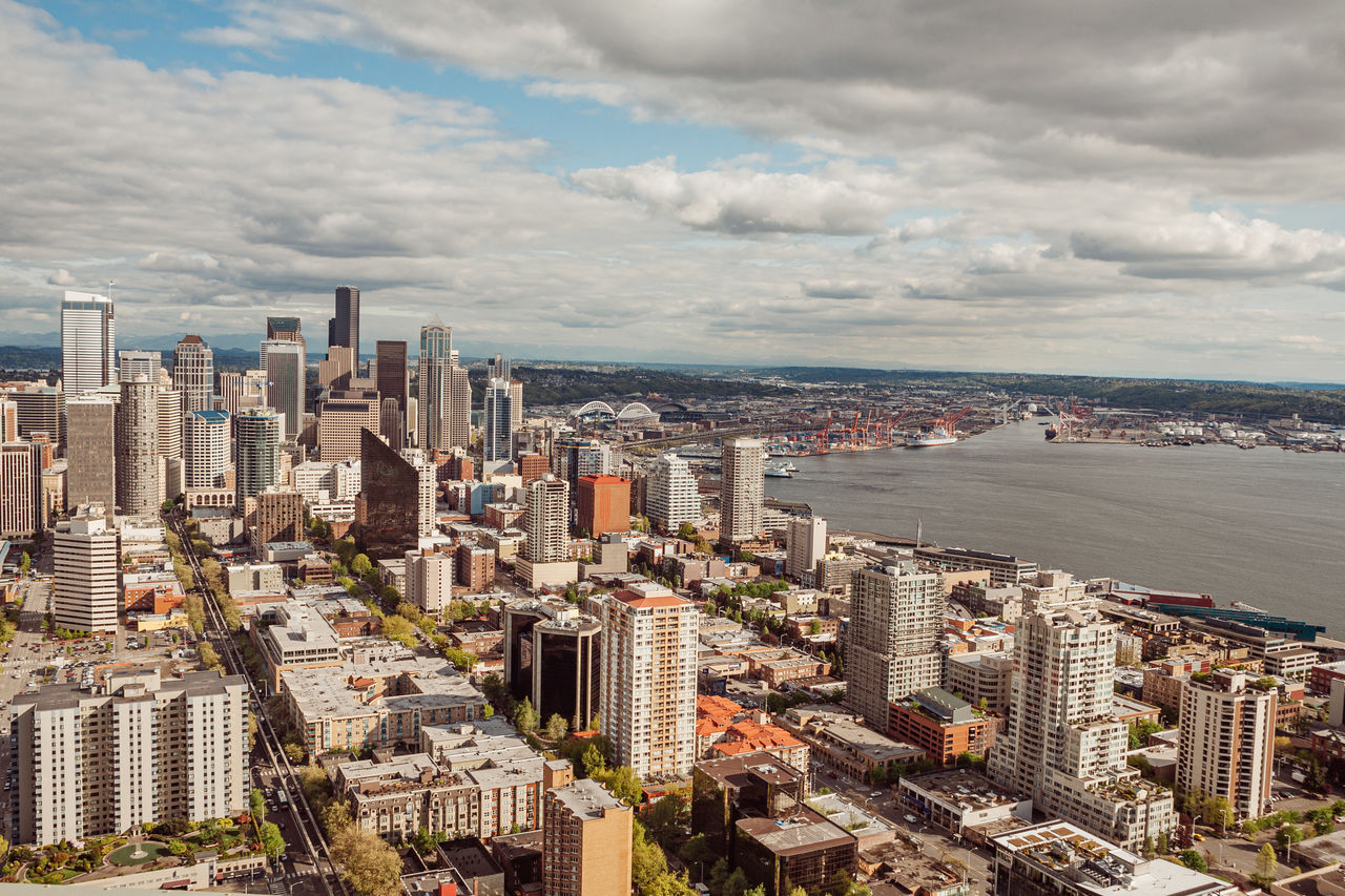 HIGH ANGLE VIEW OF BUILDINGS IN CITY