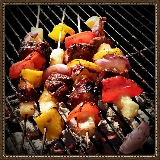 CLOSE-UP OF FOOD ON TABLE