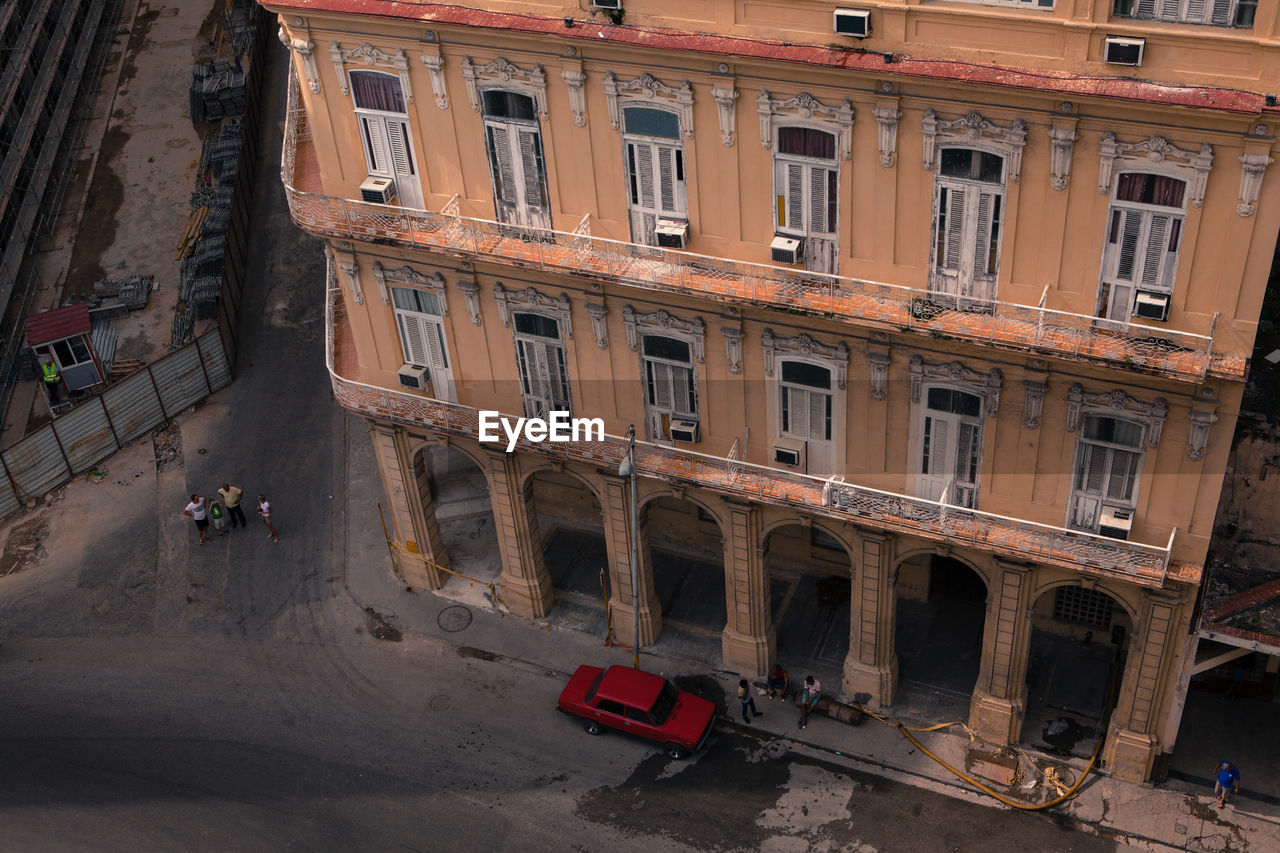 VIEW OF BUILDINGS IN CITY