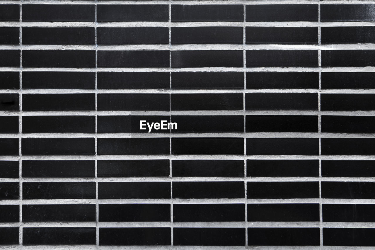 FULL FRAME SHOT OF WINDOW BLINDS