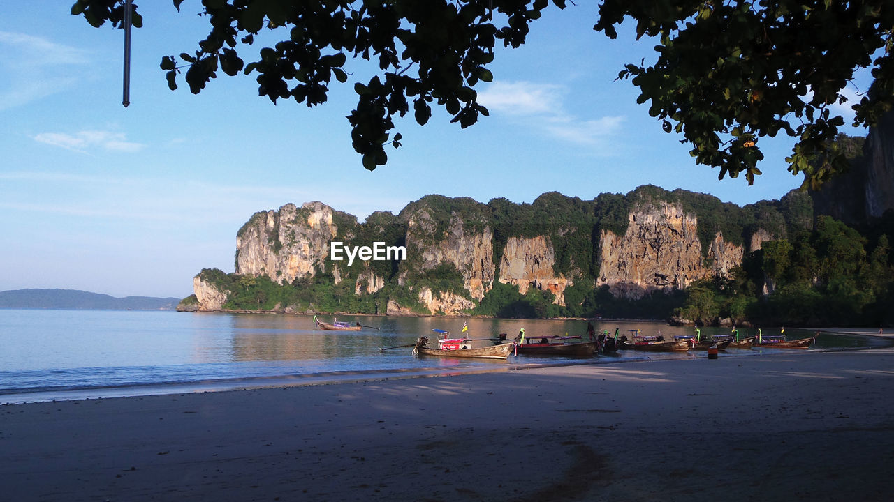 Early morning in Krabi, Thailand. Canon Photography Canon Eos550D Eyeemthailand EyeEmMalaysia Serene Tranquil Outdoors Beach Photography EyeEm Nature Lover EyeEmNewHere Island Life Krabi Thailand Morning Sky Nature Photography Peace And Quiet Travel Photography Boats Skylovers_clouds