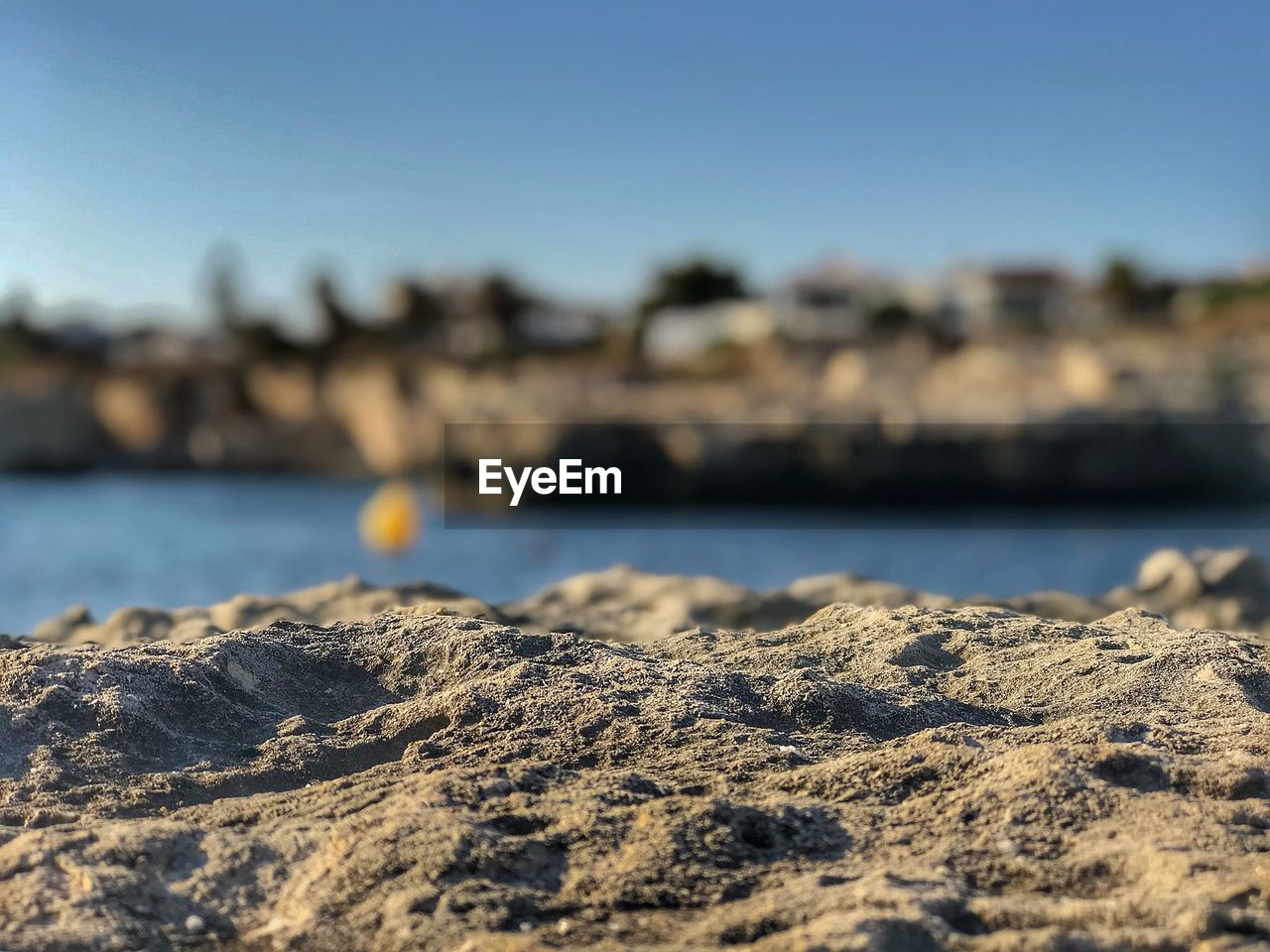 SURFACE LEVEL OF ROCKS ON SHORE