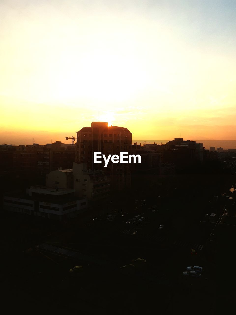 VIEW OF CITYSCAPE DURING SUNSET