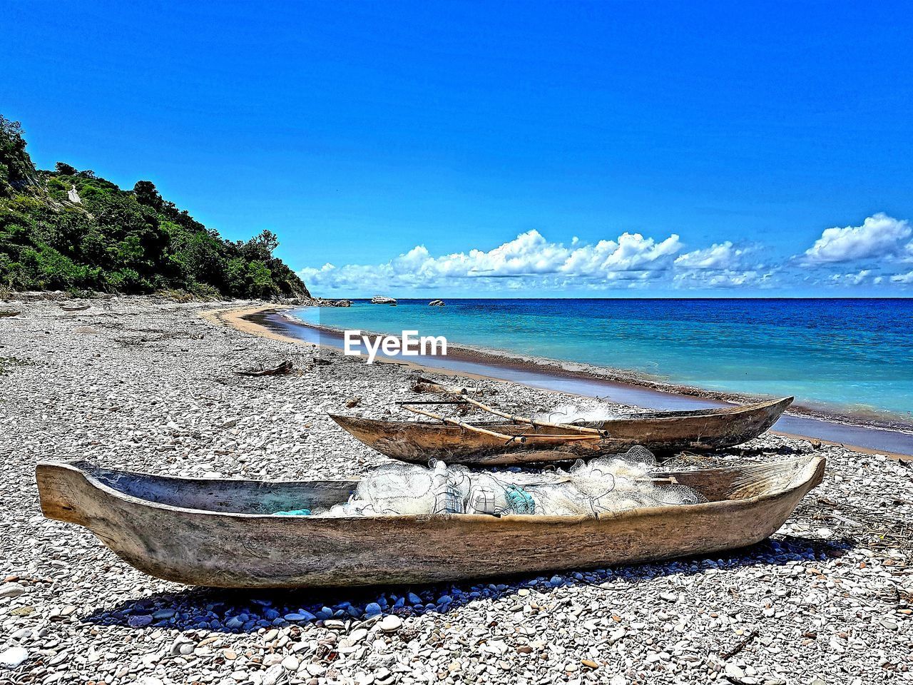 SCENIC VIEW OF SEA AGAINST BLUE SKY