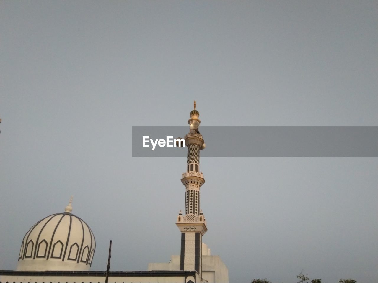 place of worship, architecture, religion, built structure, belief, dome, sky, building exterior, spirituality, travel destinations, landmark, no people, nature, travel, building, clear sky, monument, day, tower, city, copy space, outdoors, tourism, history, the past