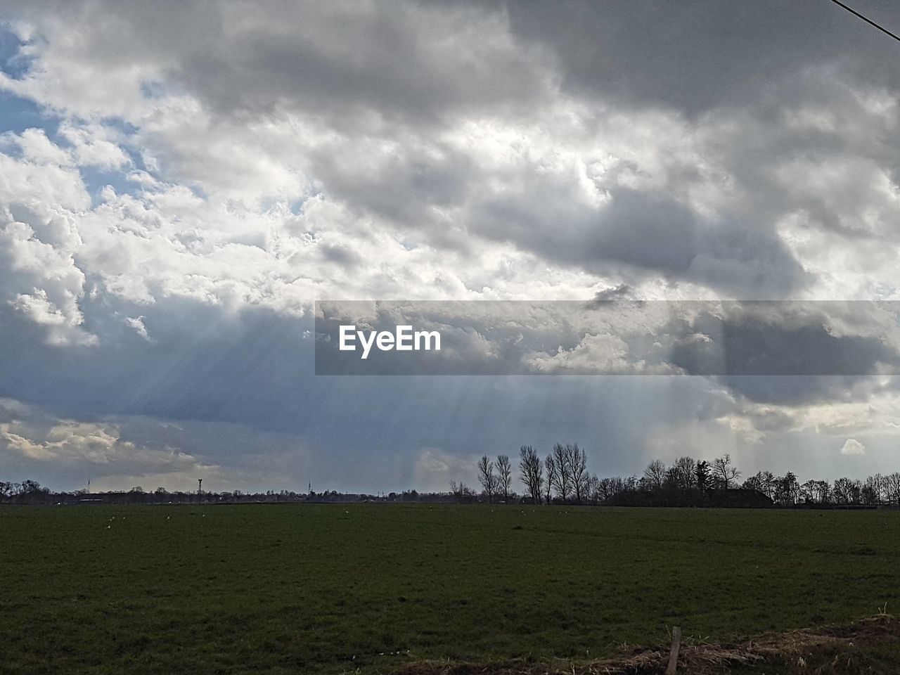 SCENIC VIEW OF LANDSCAPE AGAINST CLOUDY SKY