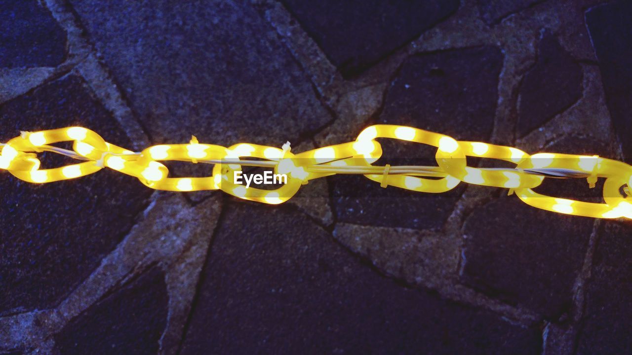 CLOSE UP OF YELLOW LINE