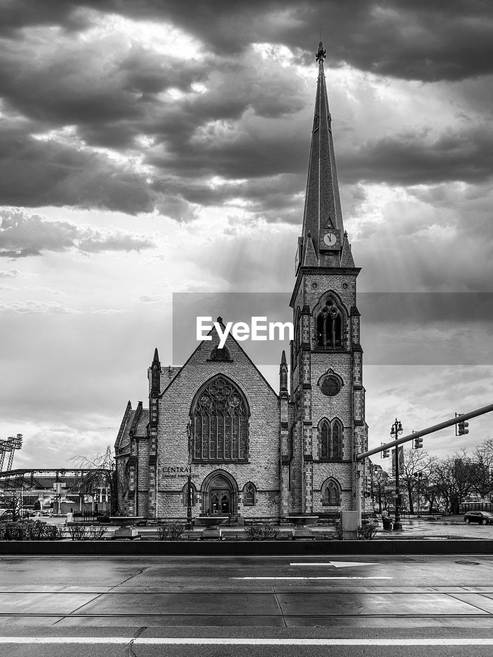 architecture, built structure, building exterior, cloud, black and white, place of worship, religion, sky, building, belief, monochrome, tower, monochrome photography, travel destinations, spirituality, landmark, nature, worship, city, history, the past, cityscape, spire, catholicism, steeple, travel, no people, outdoors, tourism, white, black, clock tower, street, day