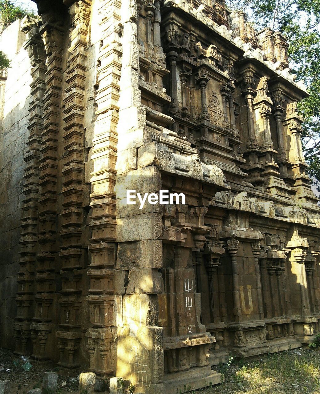 LOW ANGLE VIEW OF OLD RUIN