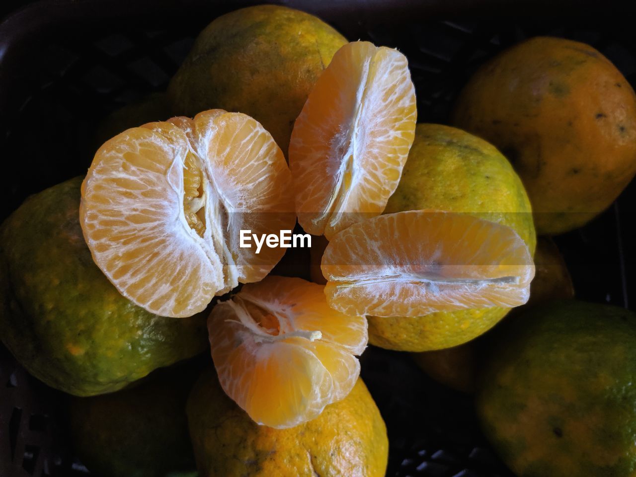 HIGH ANGLE VIEW OF FRUITS ON TABLE