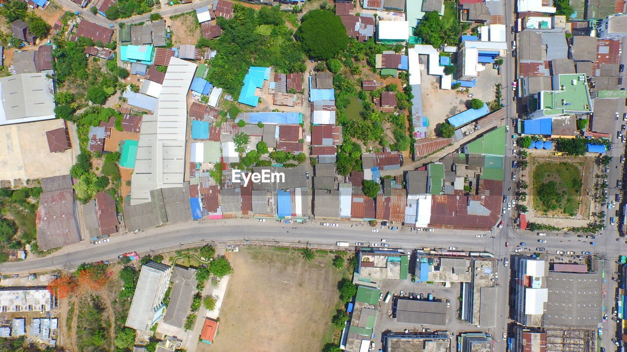 VIEW OF BUILDINGS IN CITY