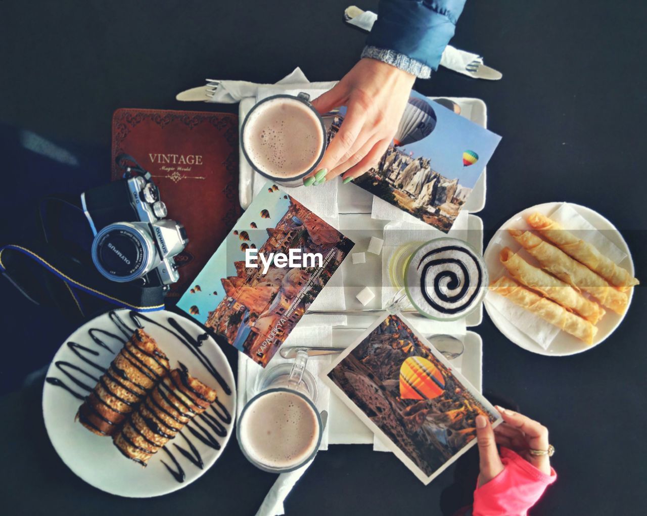 HIGH ANGLE VIEW OF BREAKFAST IN TRAY