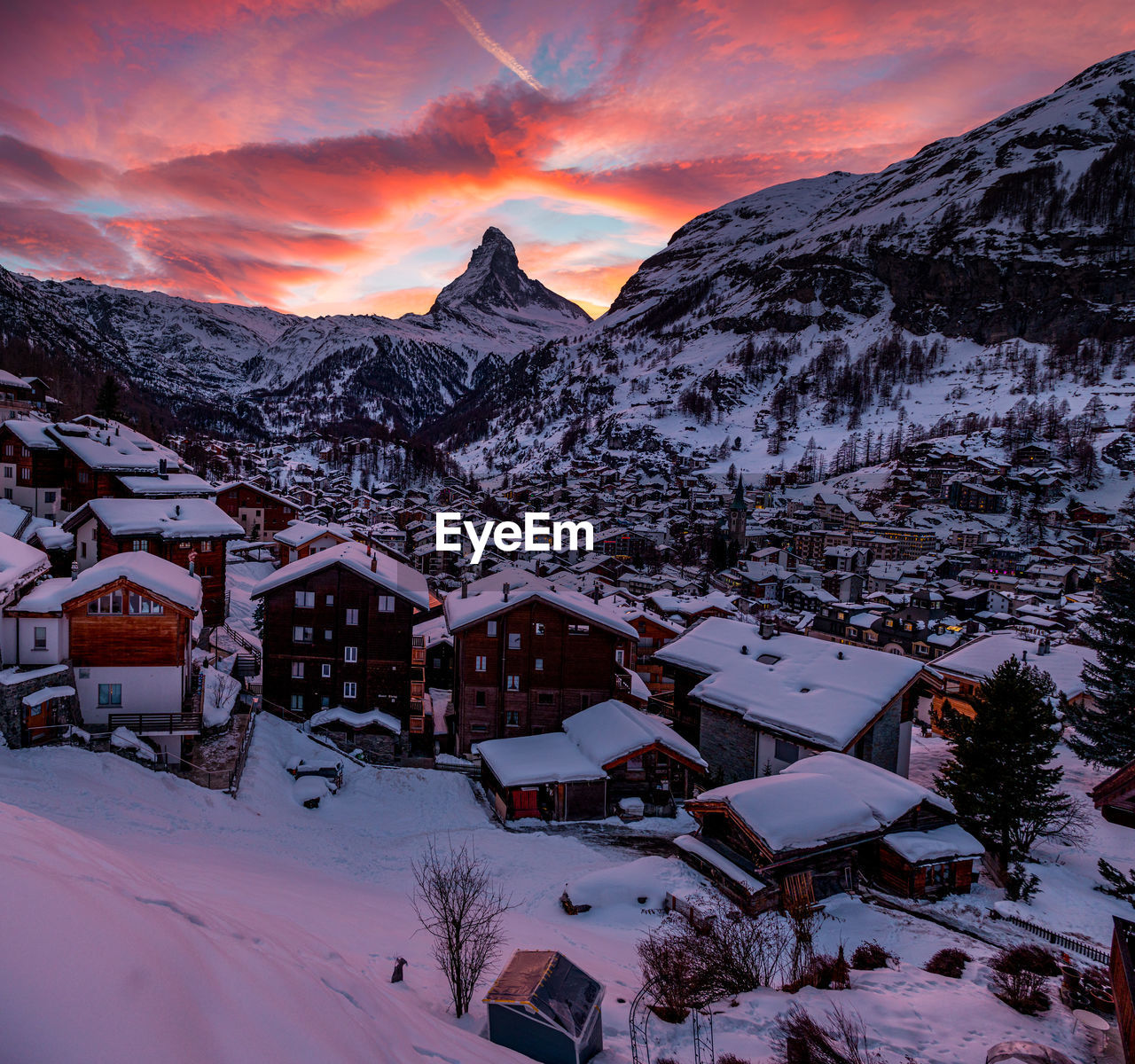 SCENIC VIEW OF SNOWCAPPED MOUNTAIN DURING WINTER