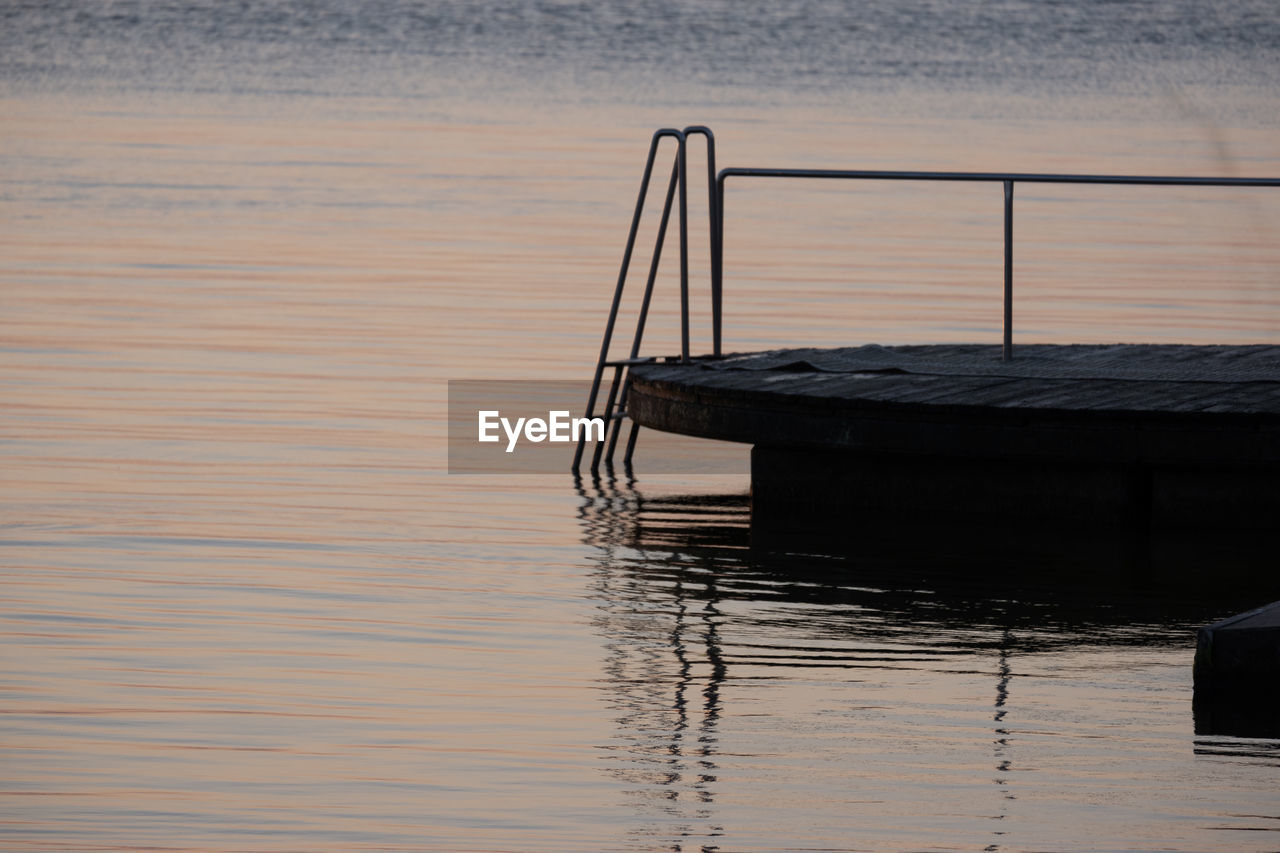 Bathing platform with no people