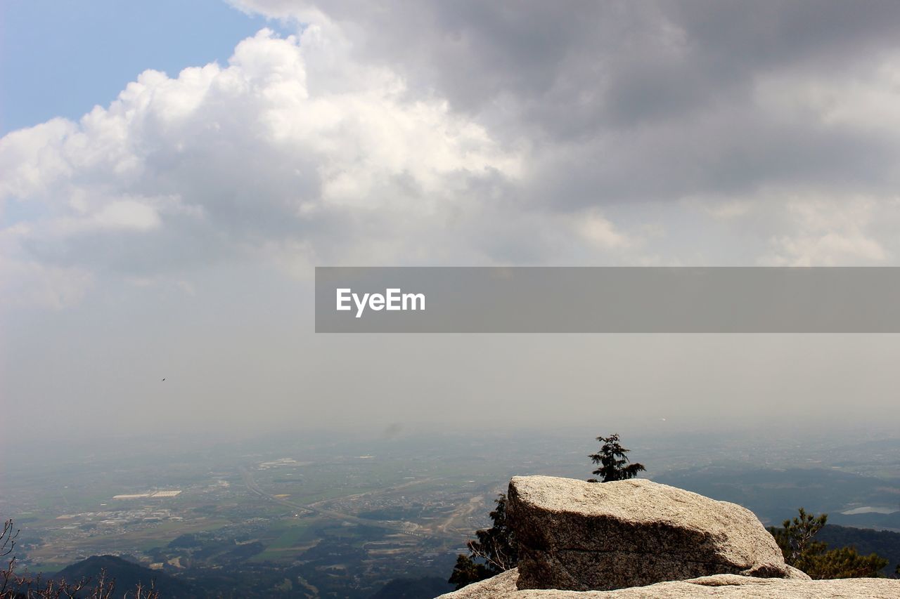 SCENIC VIEW OF ROCK FORMATION AGAINST SKY